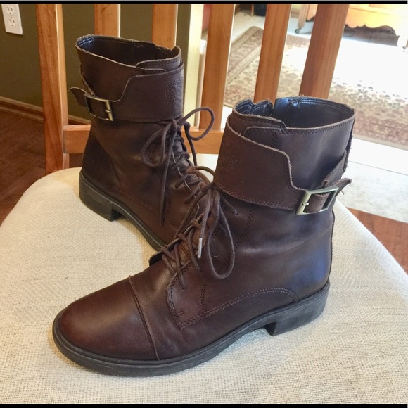 Womans Vince Camuto Taryn Brown Combat 